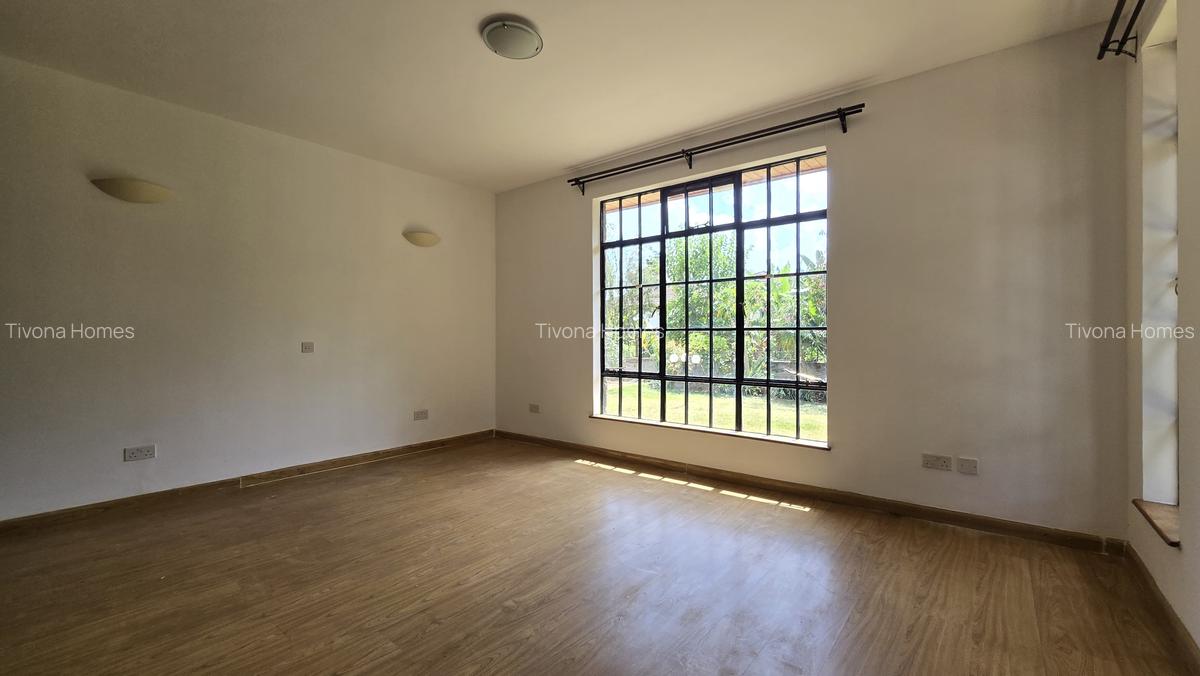 4 Bed House with En Suite in Runda - 10