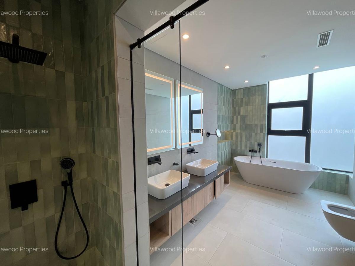 5 Bed Villa with En Suite in Spring Valley - 8