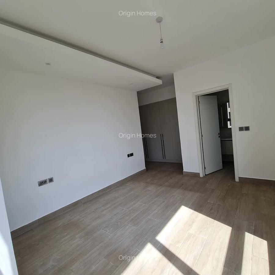 3 Bed Apartment with En Suite at Riverside Drive - 6