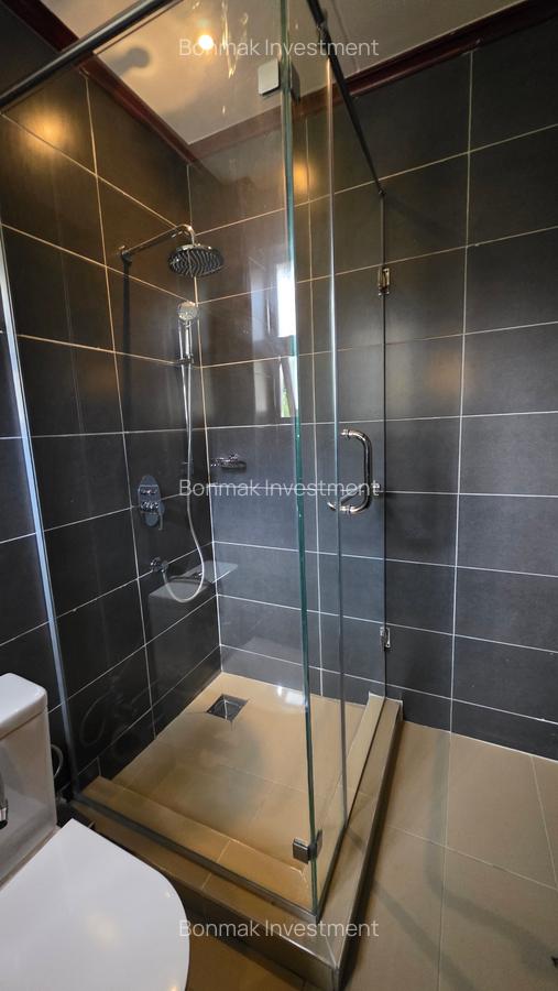 4 Bed Townhouse with En Suite at Lavington Green. - 17