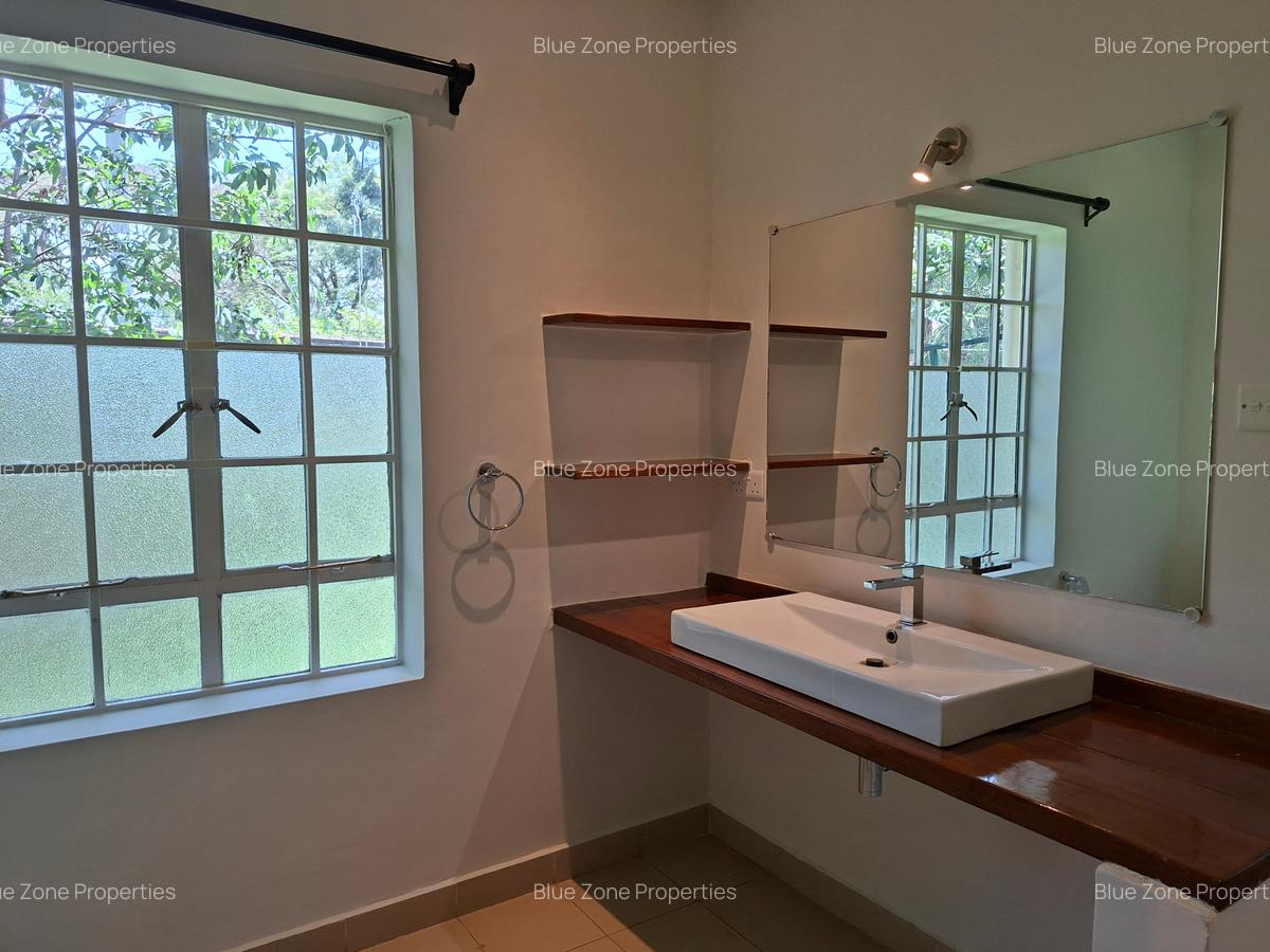 3 Bed Villa with En Suite at Off Ridgeways Rd - 19