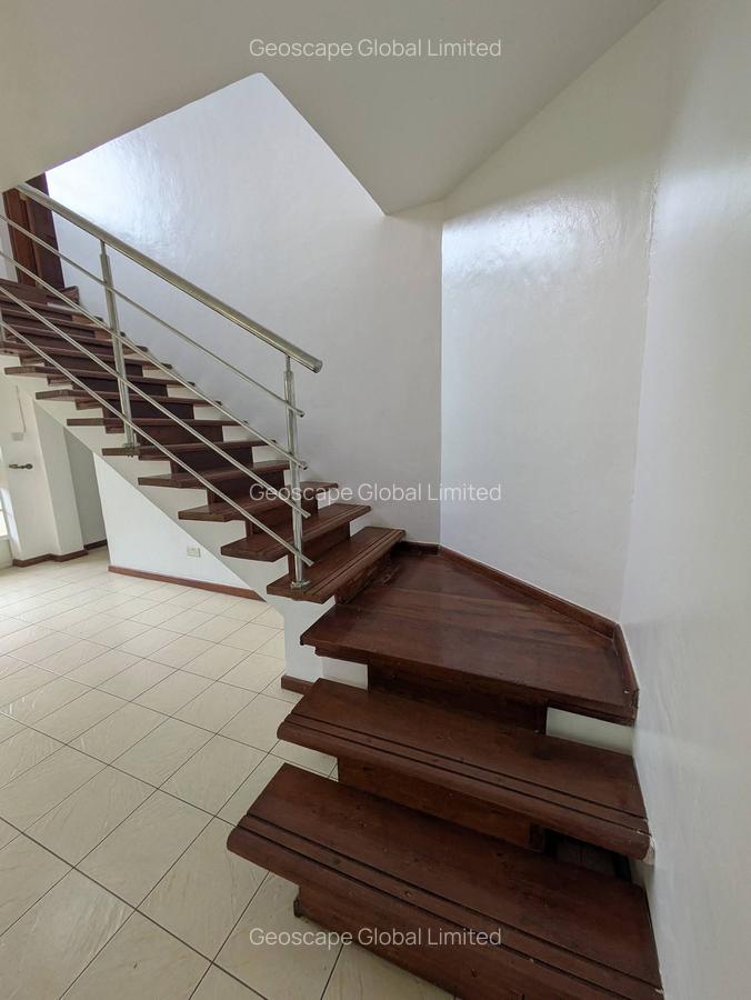 4 Bed House with En Suite in Spring Valley - 12