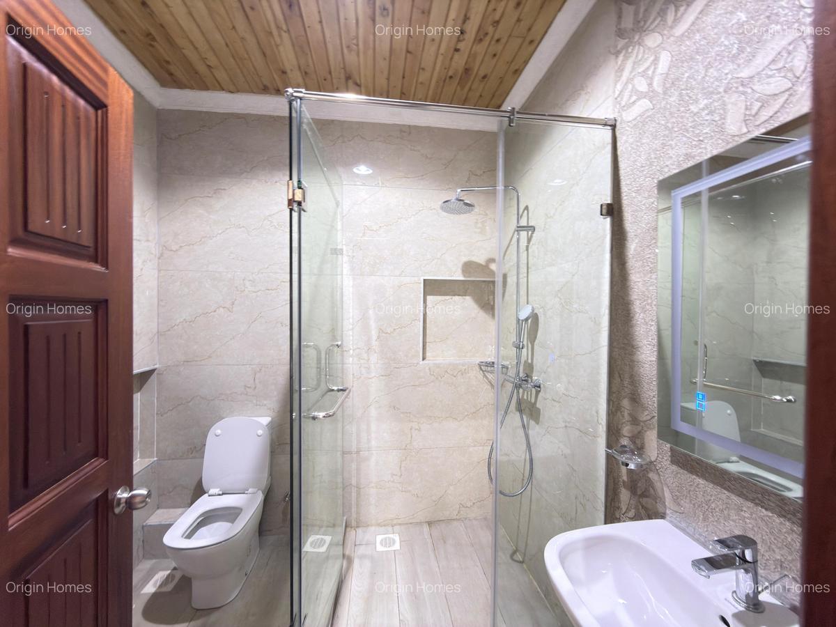 5 Bed House with En Suite at Rosslyn - 8