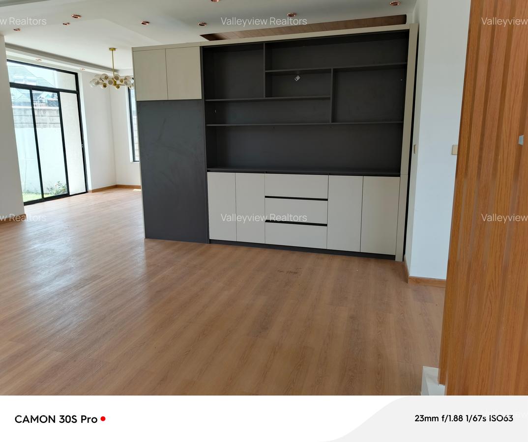5 Bed Townhouse with En Suite at Lavington - 5