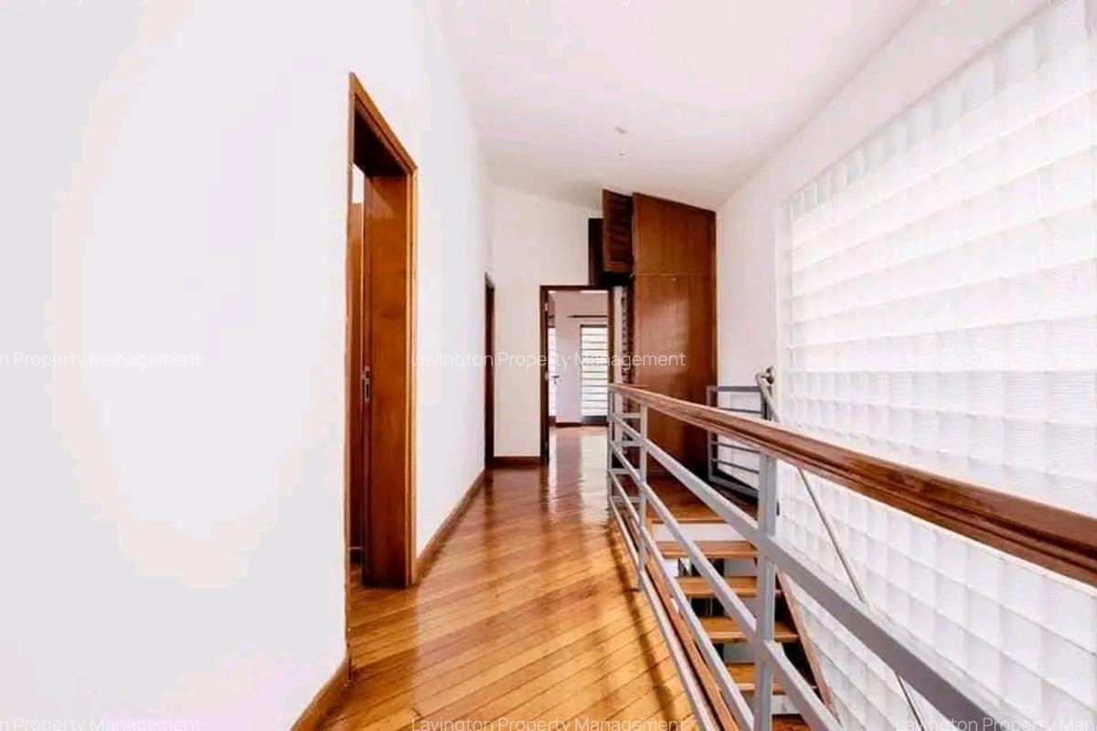 4 Bed Villa with En Suite at Lavington Green - 10