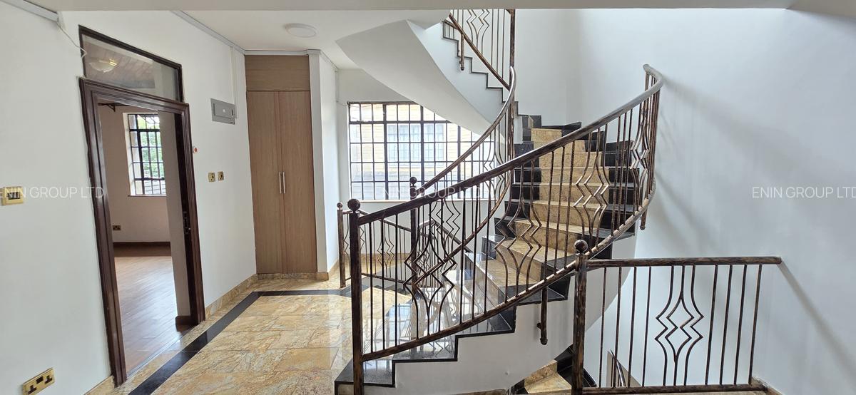 5 Bed Townhouse with En Suite at Convent Drive - 10