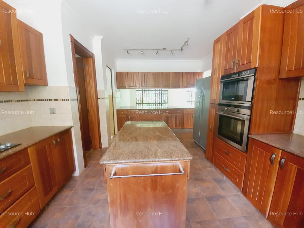 4 Bed Townhouse with En Suite at Peponi Road - 10