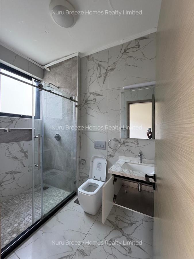 5 Bed Townhouse with En Suite in Lavington - 16