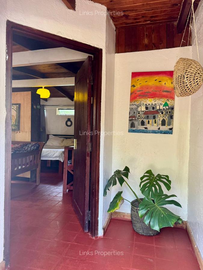 1 Bed House with En Suite at Karen Hardy - 1