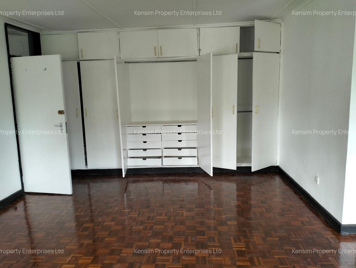 4 Bed Townhouse with En Suite in Lavington - 10