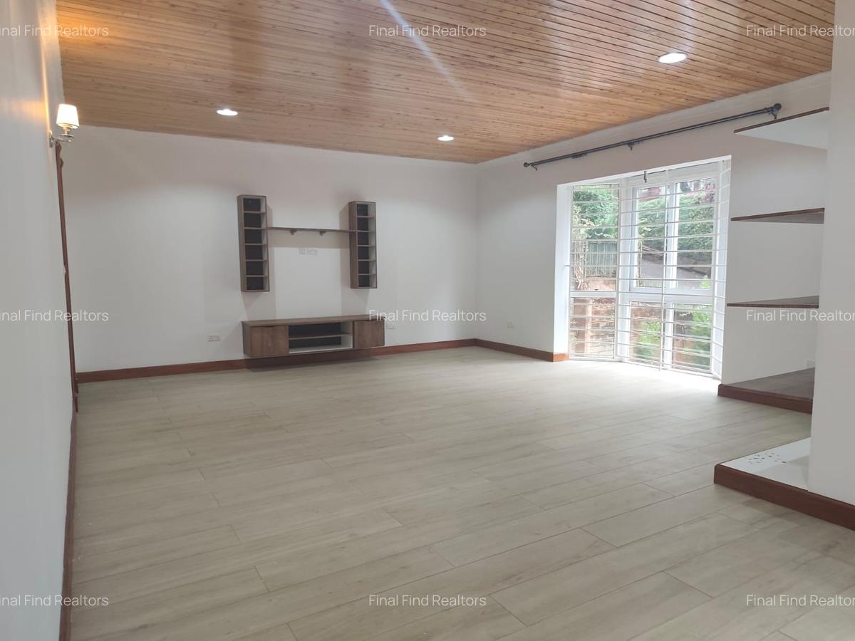 6 Bed Townhouse with Backup Generator in Rosslyn - 15