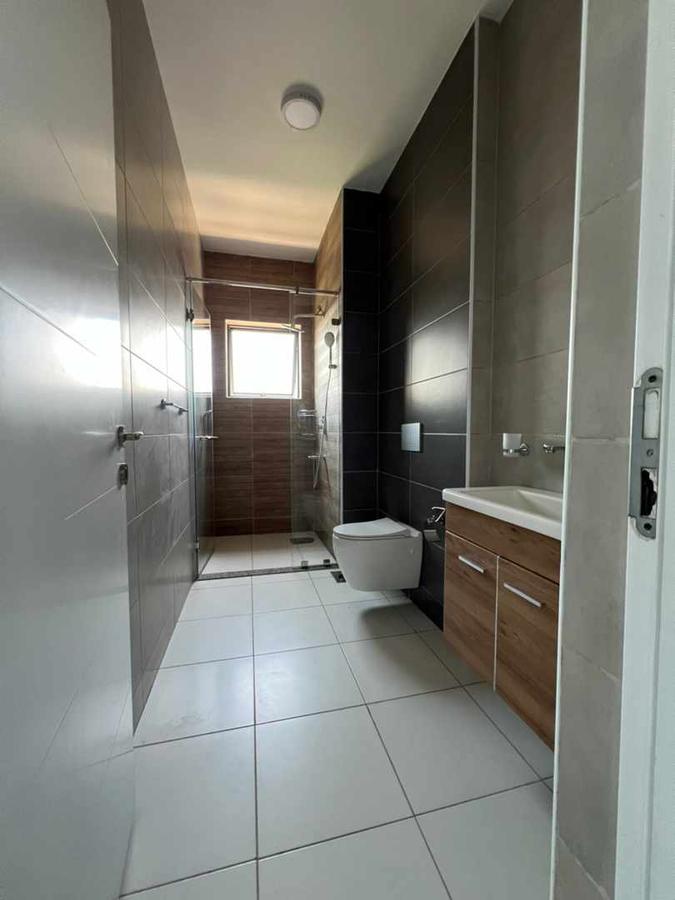 1 Bed Apartment with En Suite at Lavington - 8