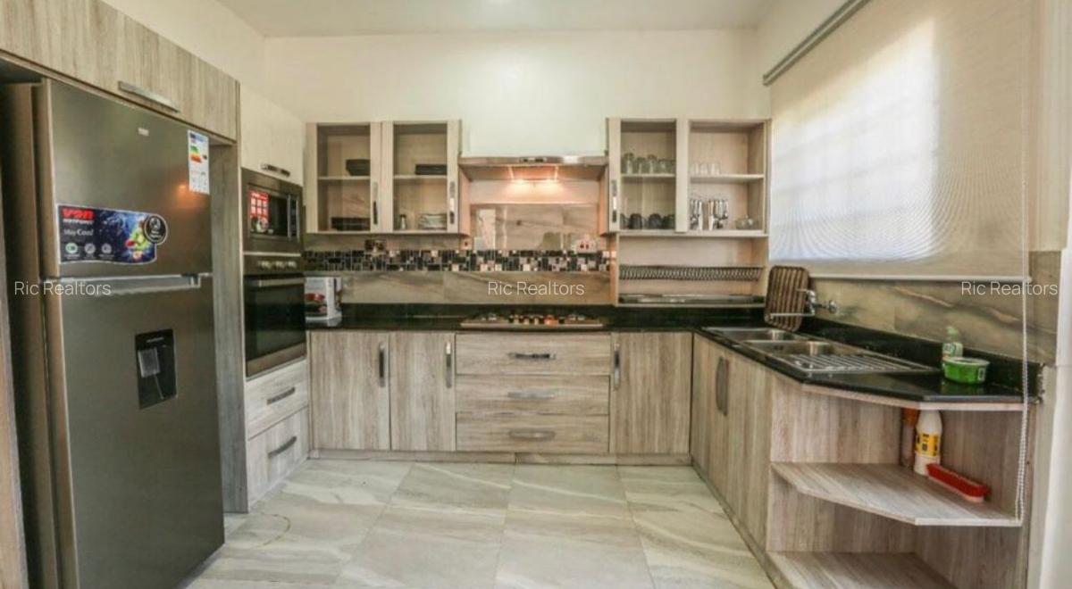 4 Bed Townhouse with En Suite at Lake Road - 12