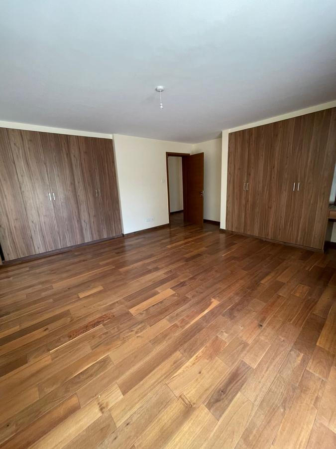 3 Bed Apartment with En Suite at Lavington - 13