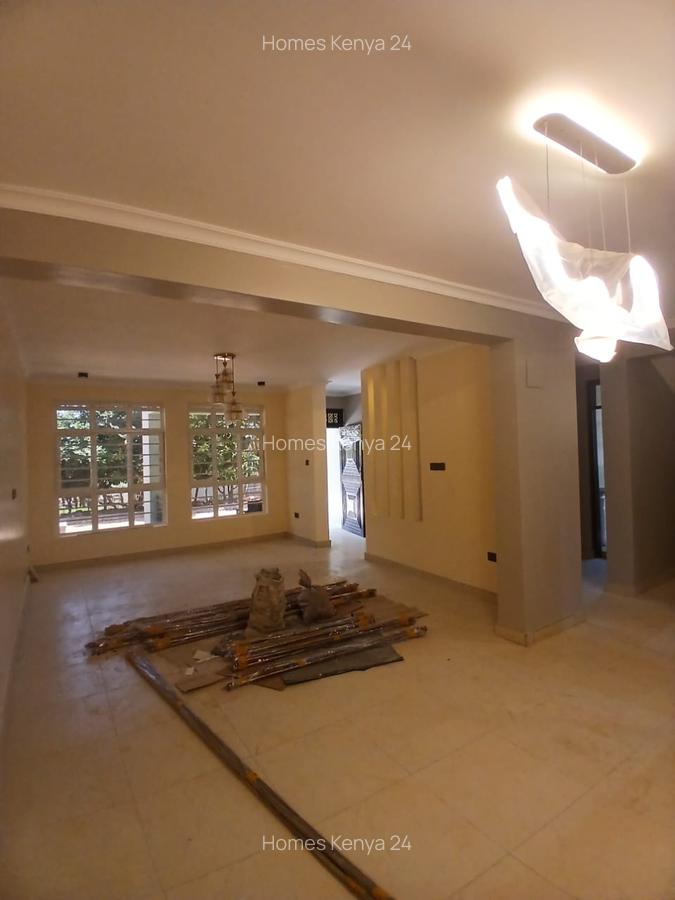 5 Bed House in Garden Estate - 11