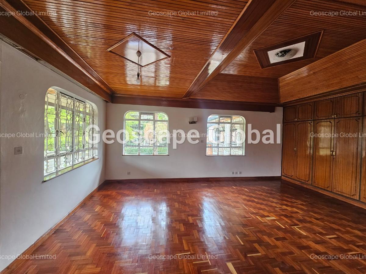 5 Bed House with En Suite in Runda - 6