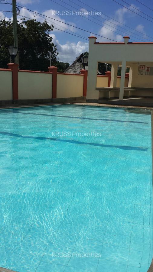 2 Bed Apartment with En Suite in Nyali Area - 11