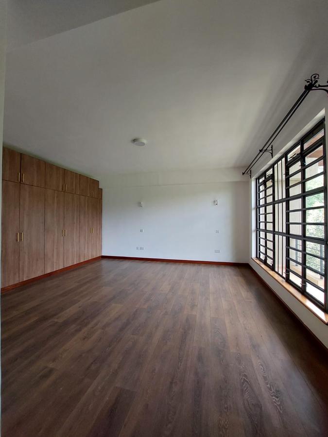 4 Bed Townhouse with En Suite in Lavington - 4