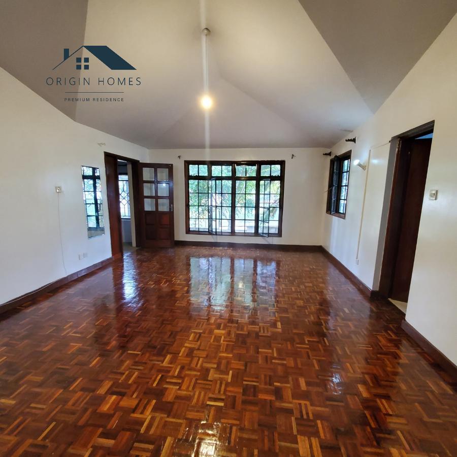 5 Bed Townhouse with En Suite at Lavington - 13