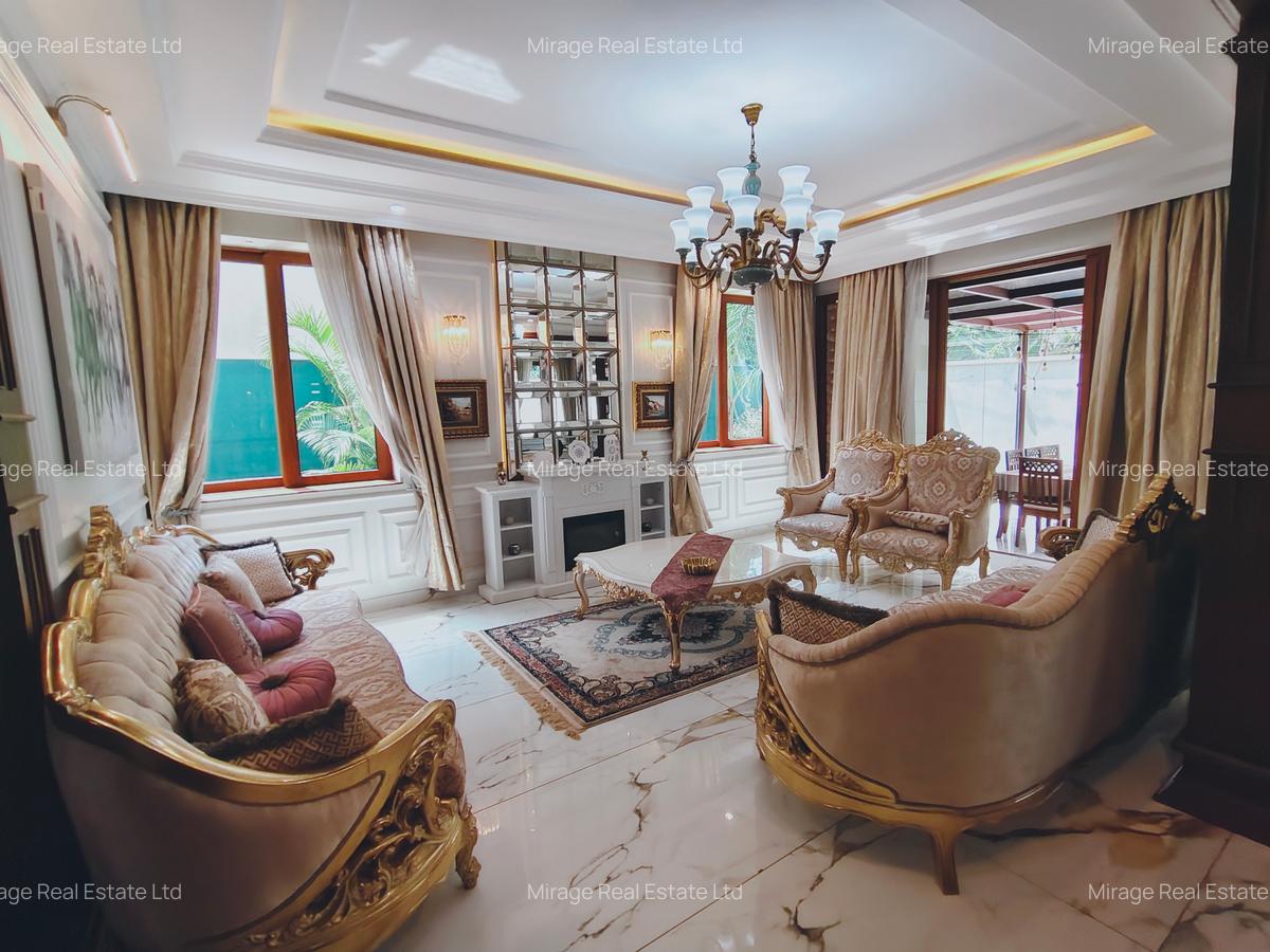 6 Bed Villa with En Suite in Lavington - 1