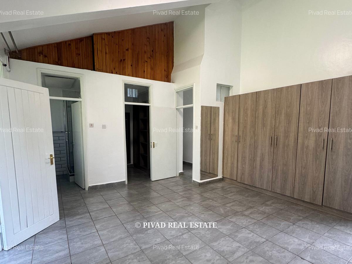 5 Bed House with Garden in Nyari - 10