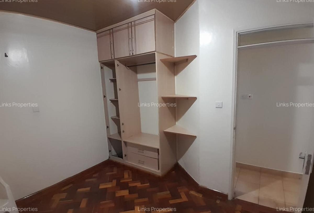 1 Bed House with En Suite at Karen - 2