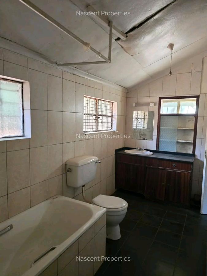 3 Bed House with En Suite in Spring Valley - 8