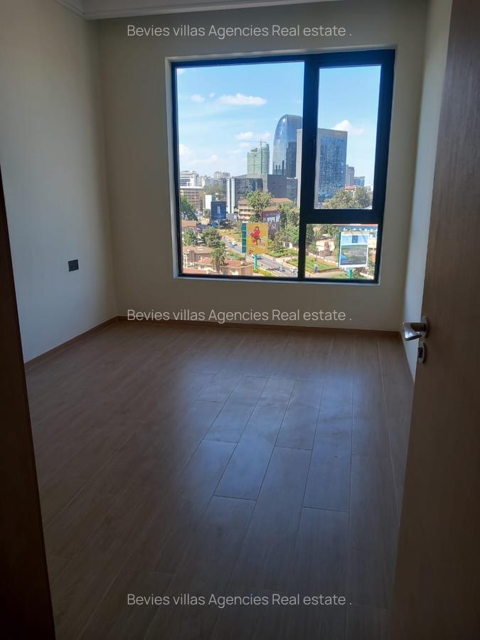 1 Bed Apartment with Swimming Pool in Riverside - 5