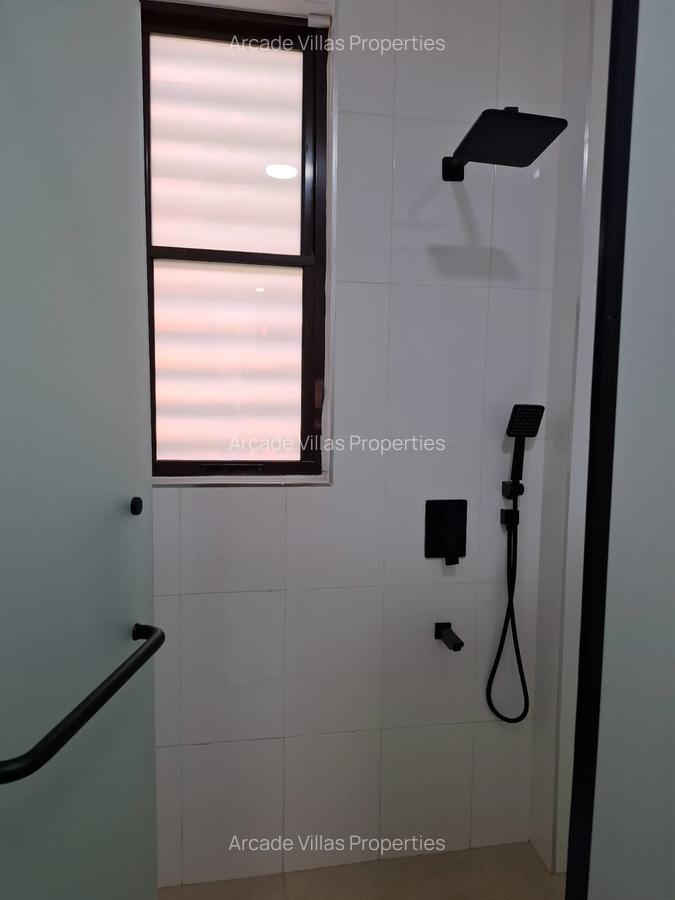 2 Bed Villa with En Suite in Ridgeways - 9