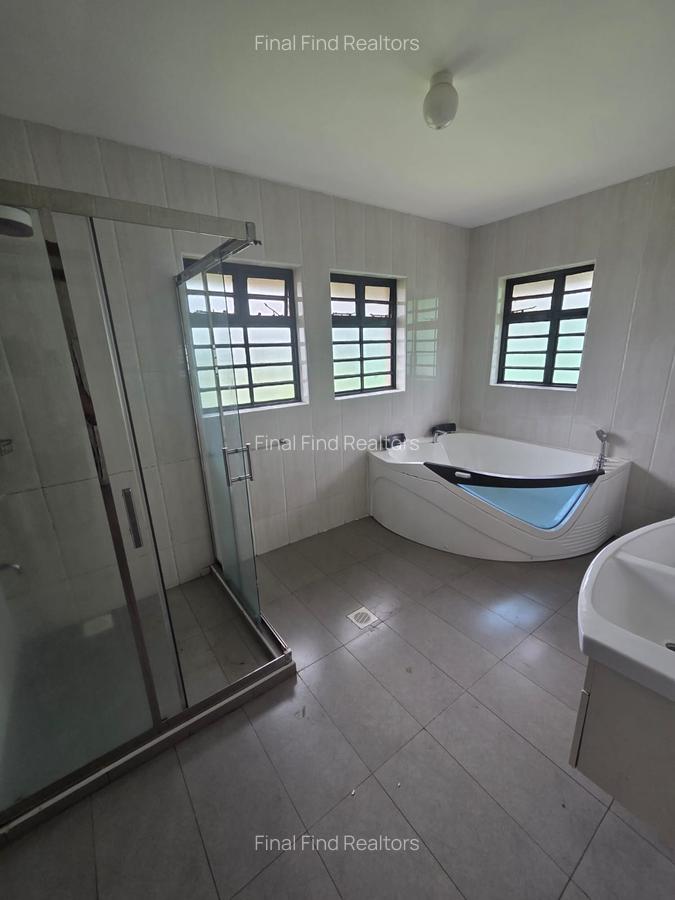 4 Bed House with En Suite in Runda - 16