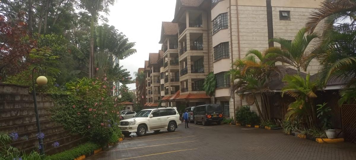 4 Bed Apartment with En Suite at Upperhill - 16