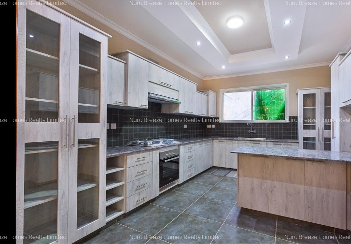 3 Bed Apartment with En Suite in Riverside - 18