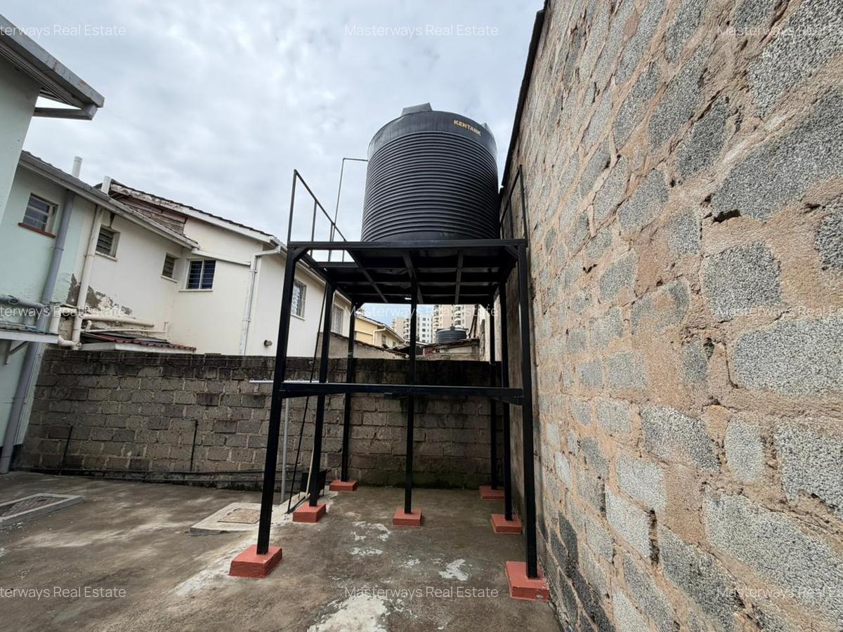 4 Bed House with En Suite in South C - 16