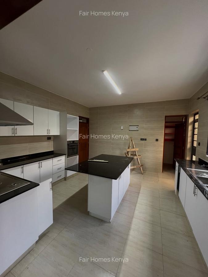 5 Bed Townhouse with En Suite at Kabasiran Avenue - 2