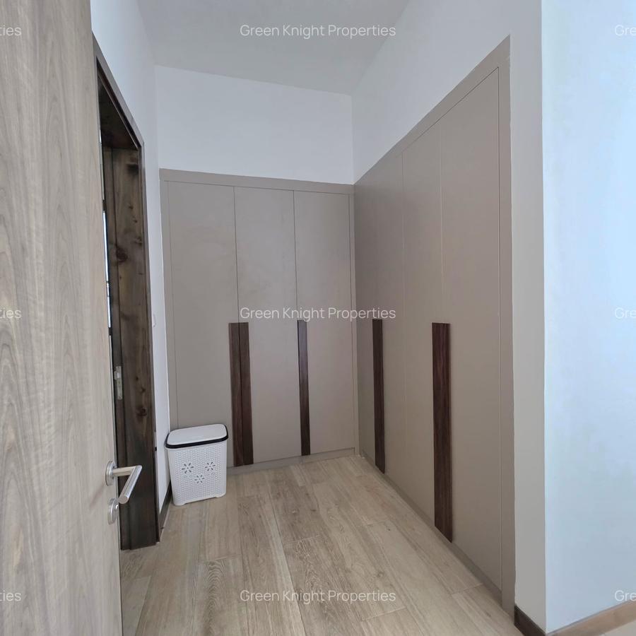 Serviced 2 Bed Apartment with En Suite in Rosslyn - 12