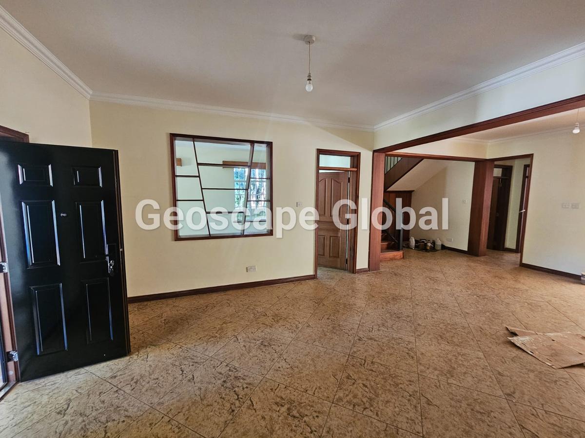 5 Bed House with En Suite in Nyari - 15