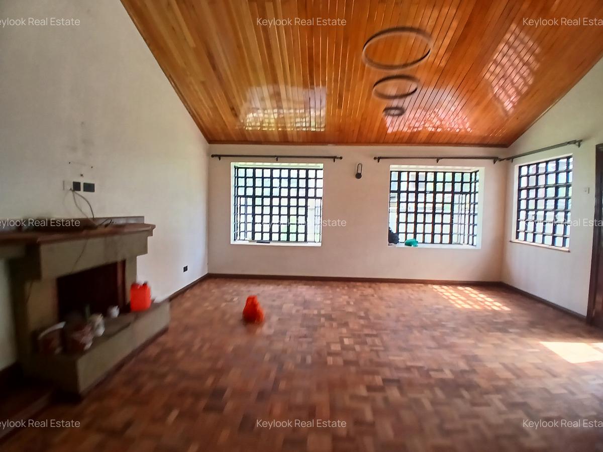 4 Bed House with En Suite at Lavington - 4