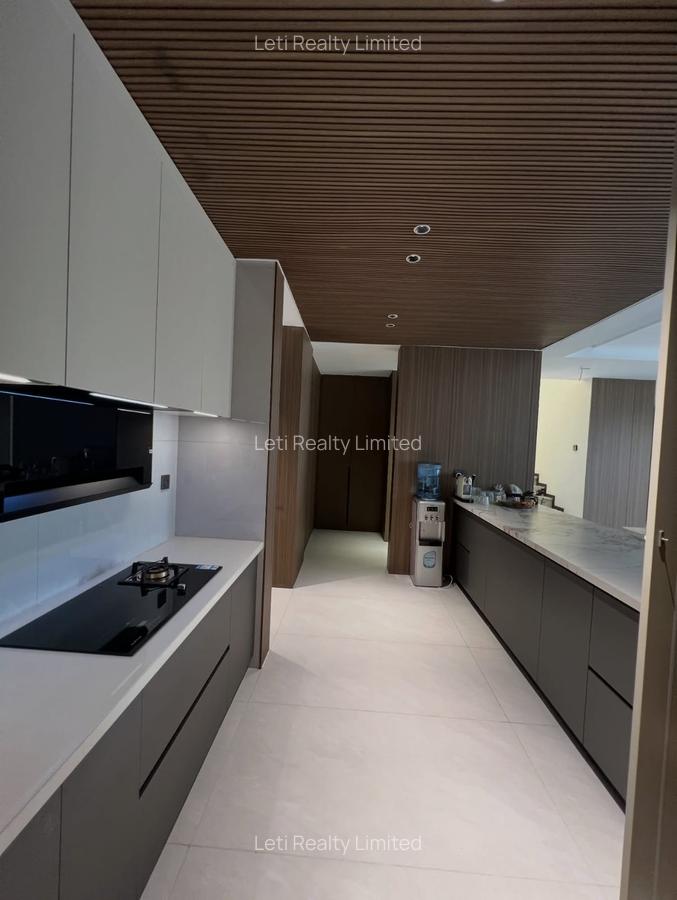 5 Bed Townhouse with En Suite in Lavington - 5