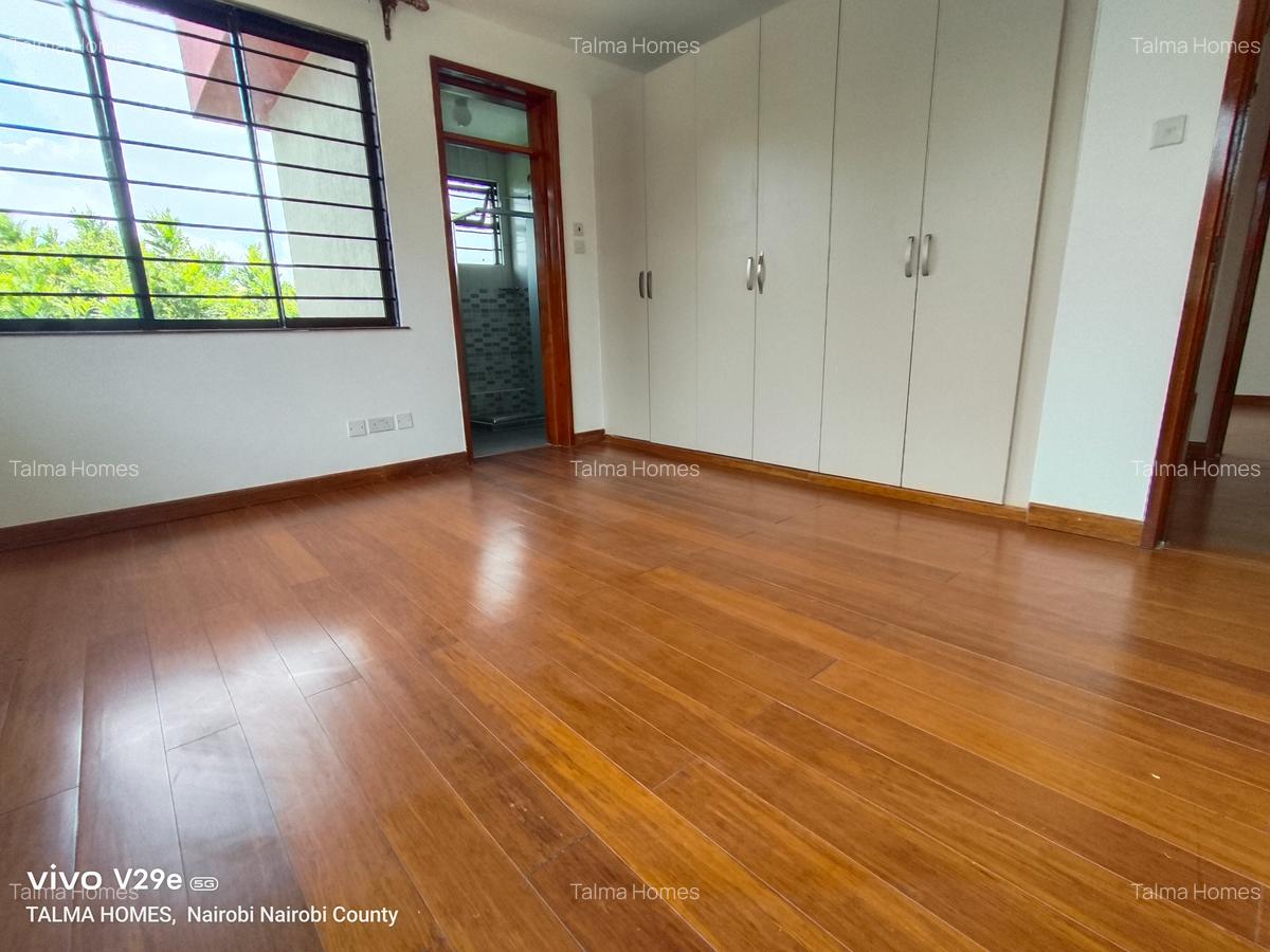 5 Bed Townhouse with En Suite at Lavington - 9
