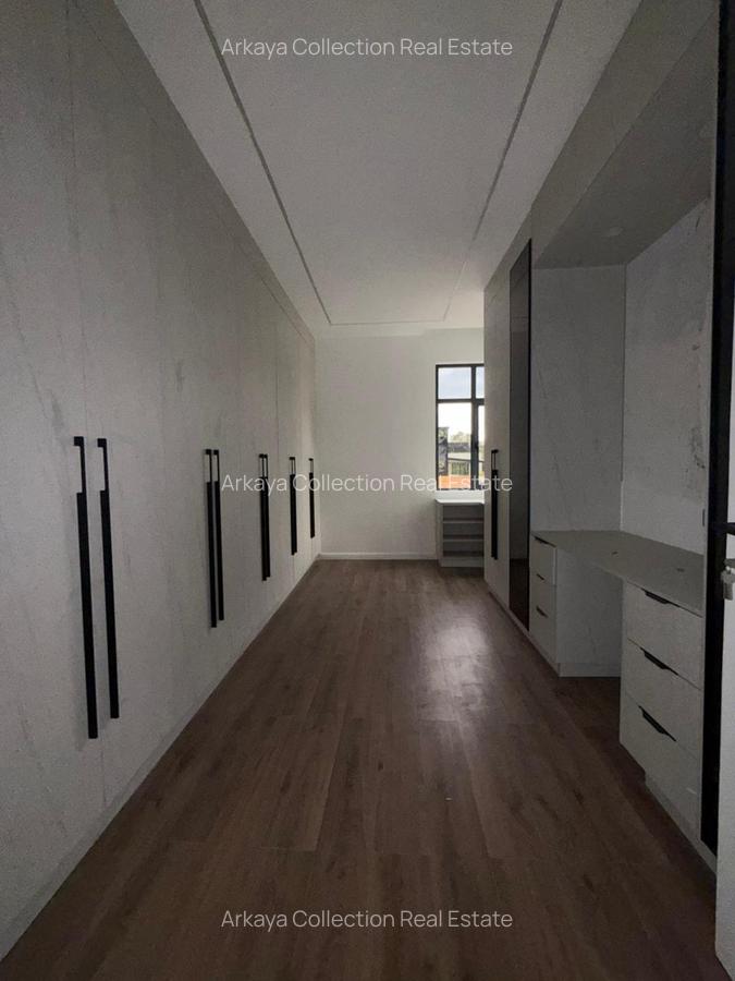 5 Bed Townhouse with En Suite in Lavington - 11