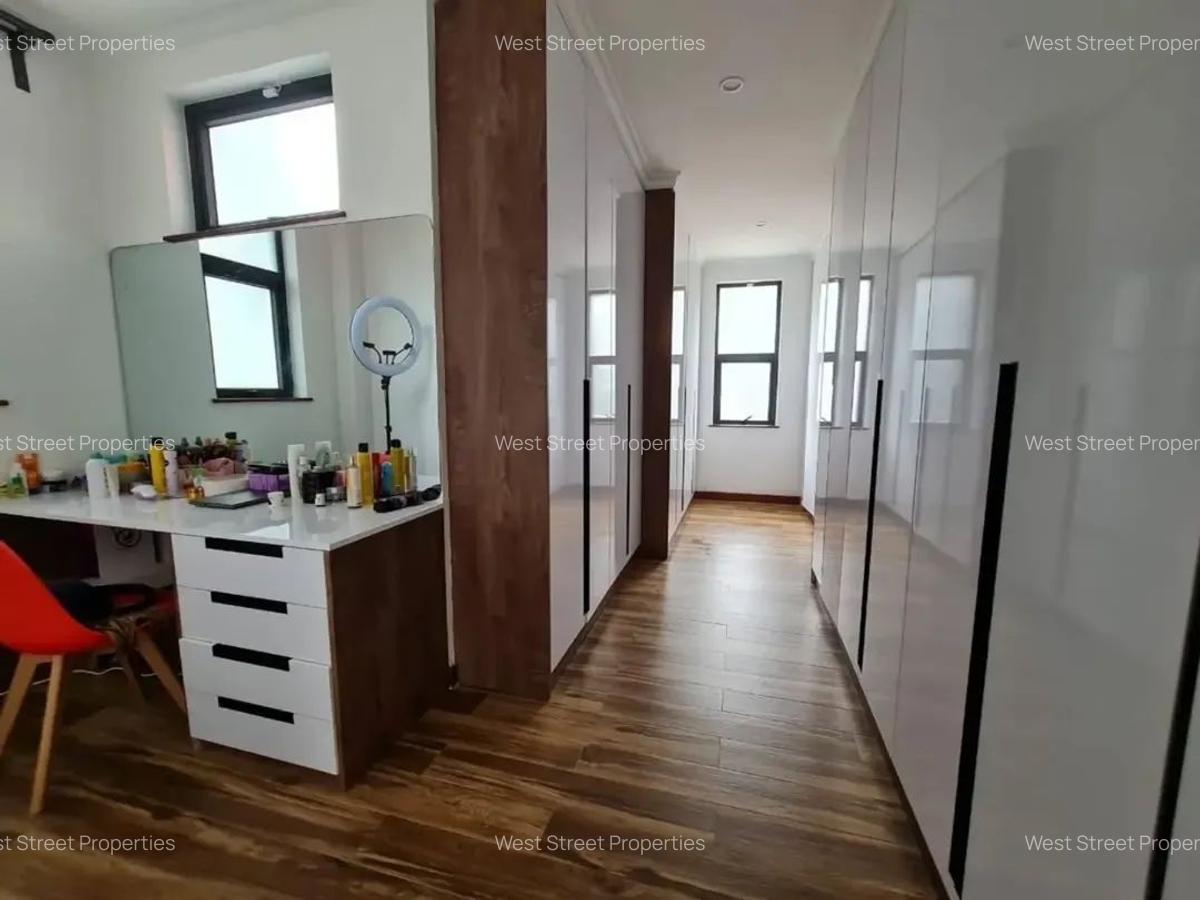 5 Bed Villa with En Suite at Lavington - 7