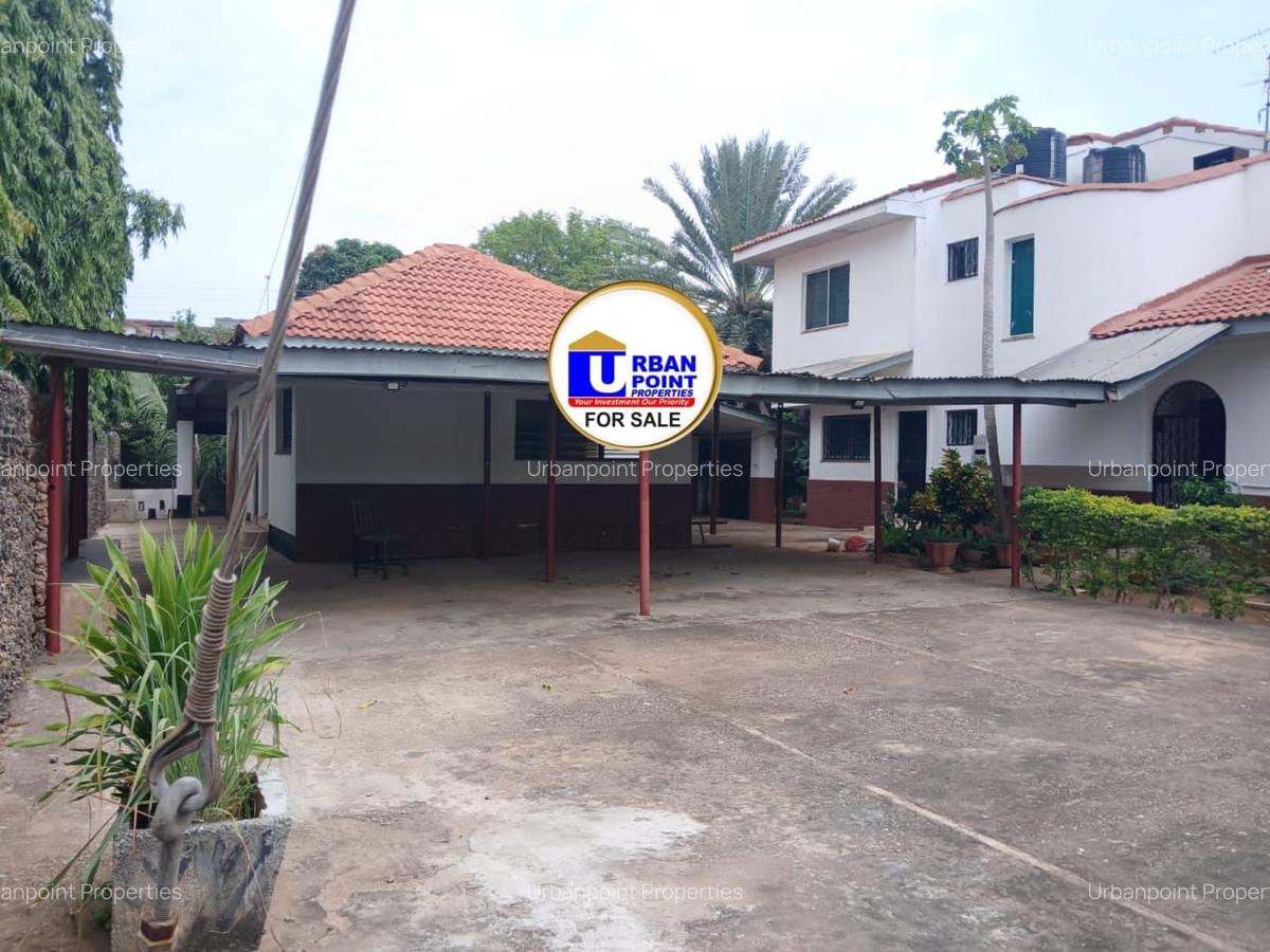 4 Bed House with En Suite in Nyali Area - 1