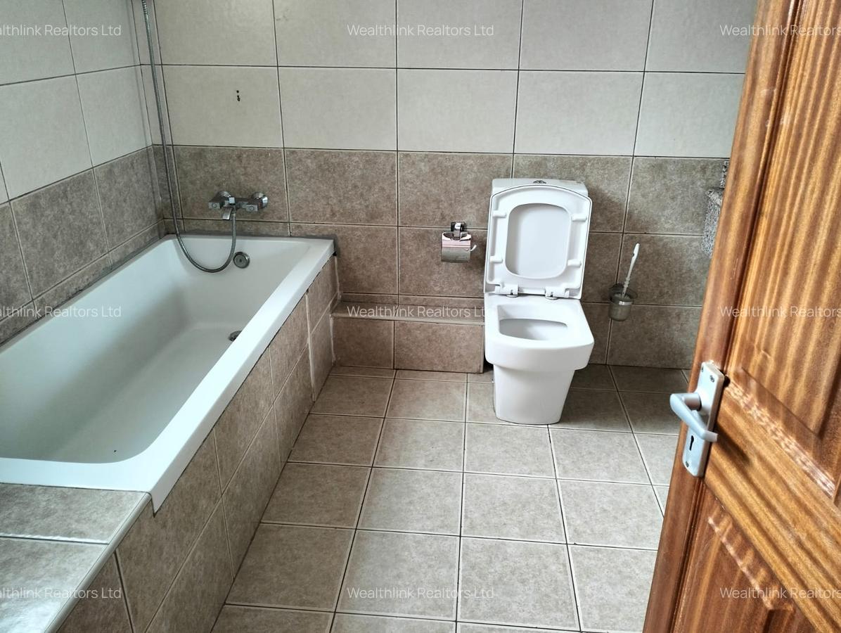 4 Bed Townhouse with En Suite at Lavington - 9