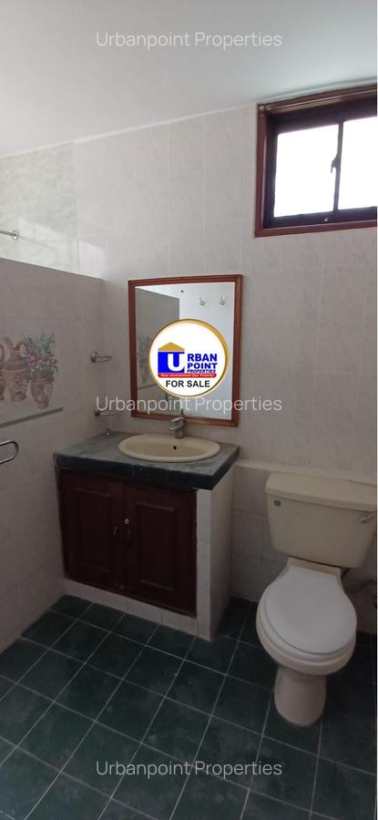 5 Bed House with En Suite in Nyali Area - 5