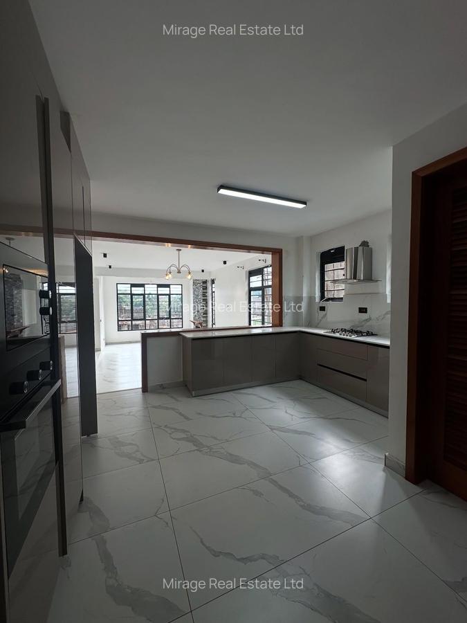 6 Bed Townhouse with En Suite in Uthiru - 15