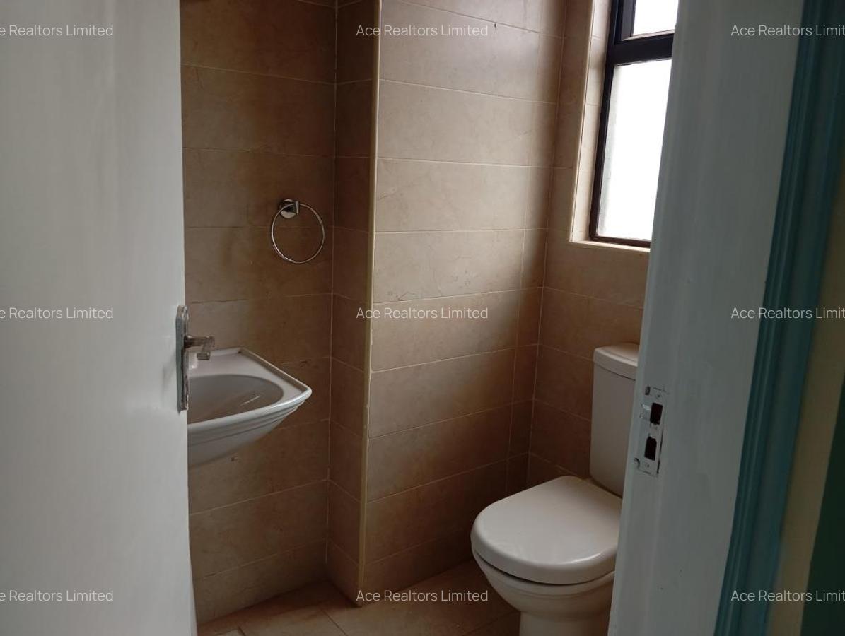 3 Bed Apartment with En Suite at Hatheru Road - 5