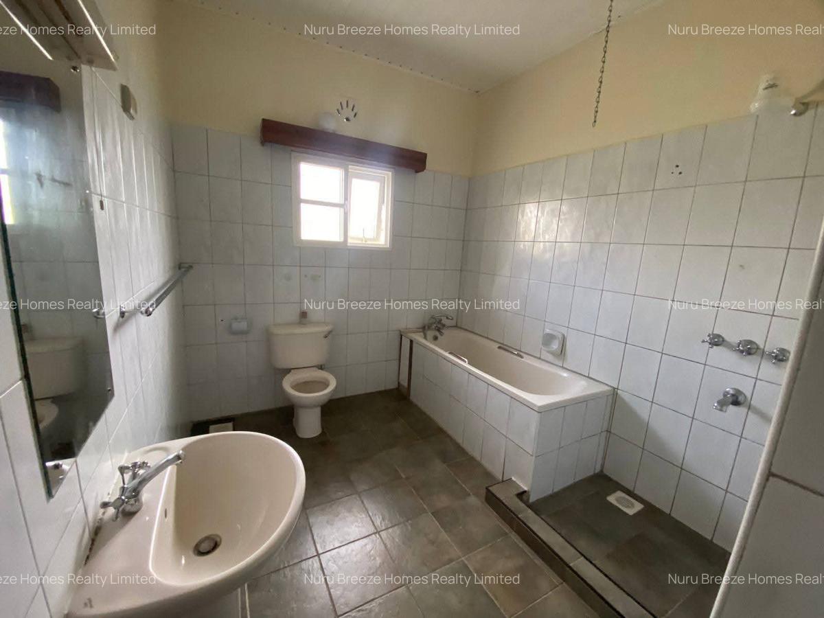 3 Bed House with En Suite in Runda - 5