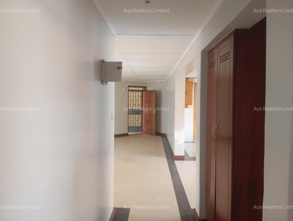 3 Bed Apartment with En Suite at Valley Arcade - 9