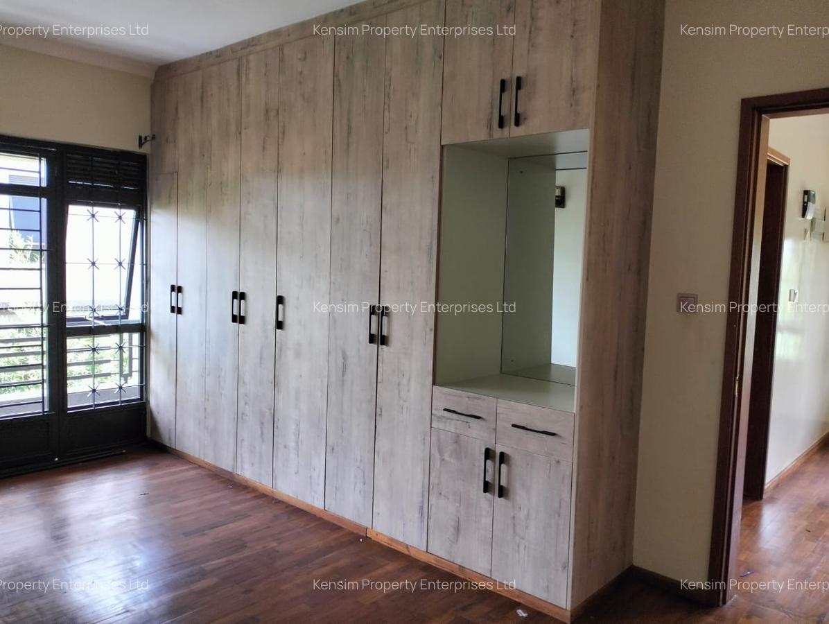 5 Bed Townhouse with En Suite in Runda - 11