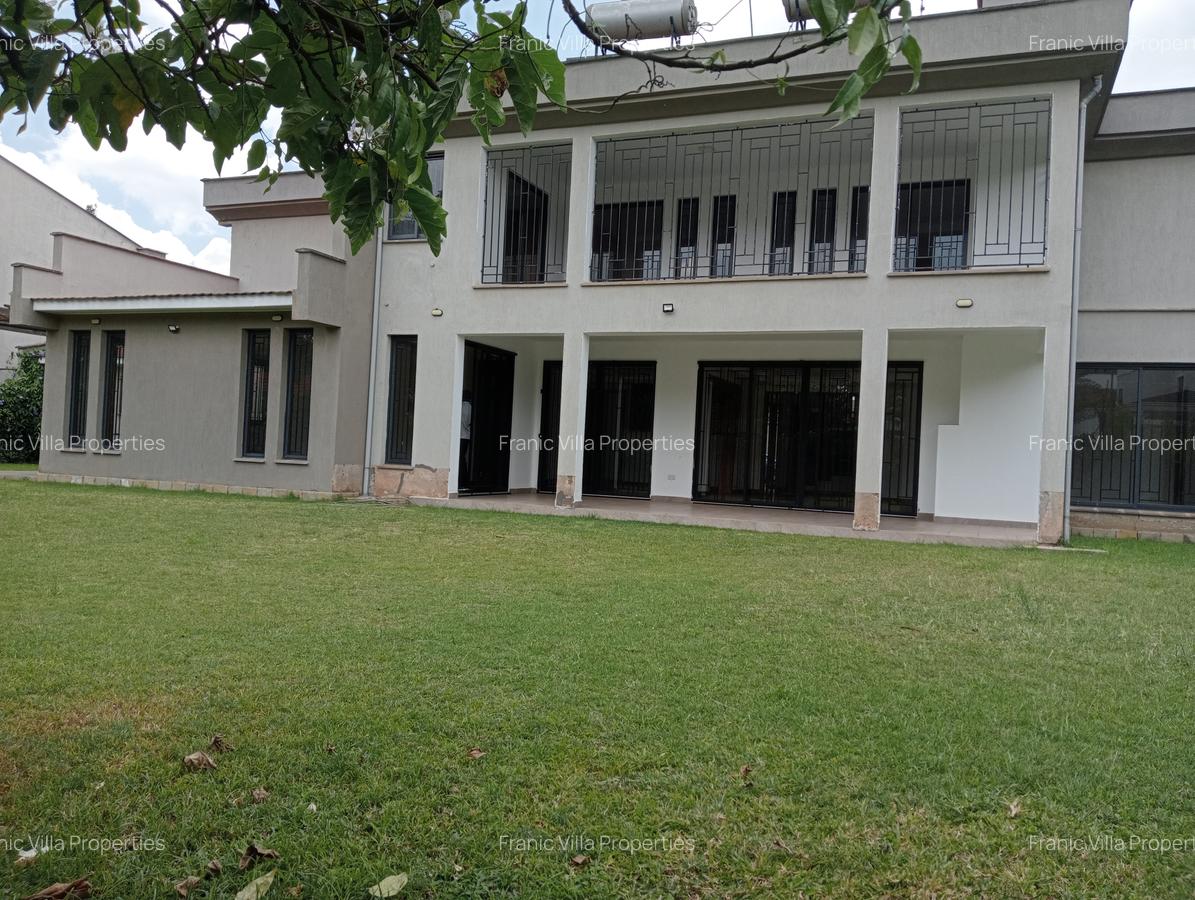 6 Bed Townhouse with En Suite in Lavington - 1
